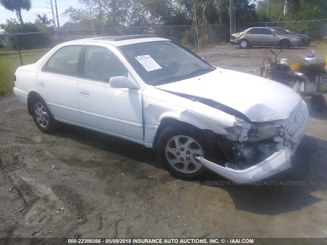 4T1BF28K7WU049296 - 1998 TOYOTA CAMRY CE/LE/XLE 白色 照片 1