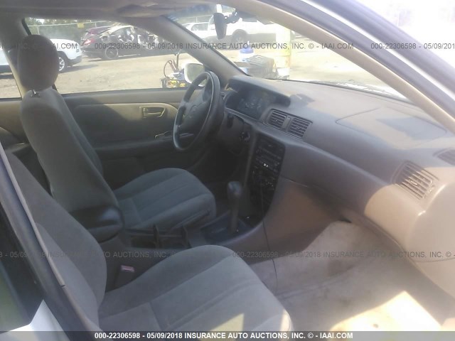 4T1BF28K7WU049296 - 1998 TOYOTA CAMRY CE/LE/XLE 白色 照片 5