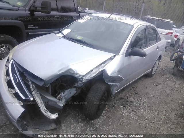 1FAFP34N77W161679 - 2007 FORD FOCUS ZX4/S/SE/SES 银色 照片 2