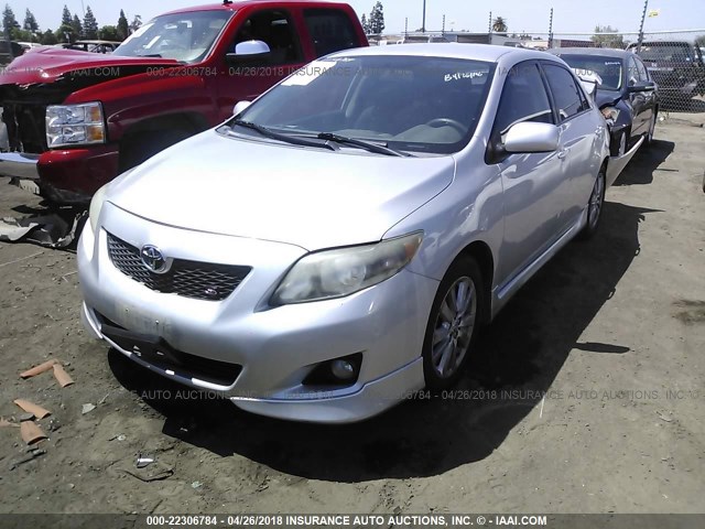 1NXBU4EEXAZ309019 - 2010 TOYOTA COROLLA S/LE/XLE SILVER photo 2