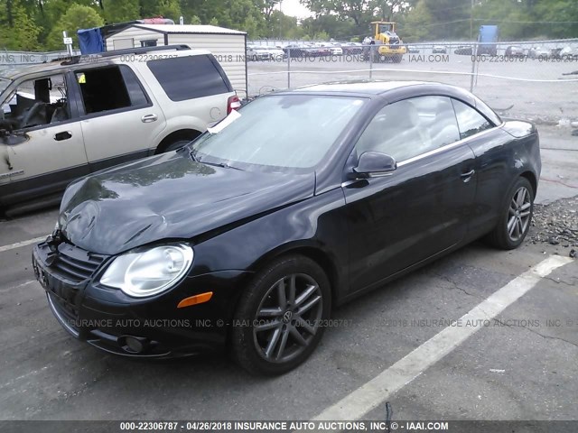 WVWFA71F18V050861 - 2008 VOLKSWAGEN EOS LUX BLACK photo 2