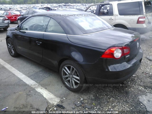 WVWFA71F18V050861 - 2008 VOLKSWAGEN EOS LUX 黑色 照片 3