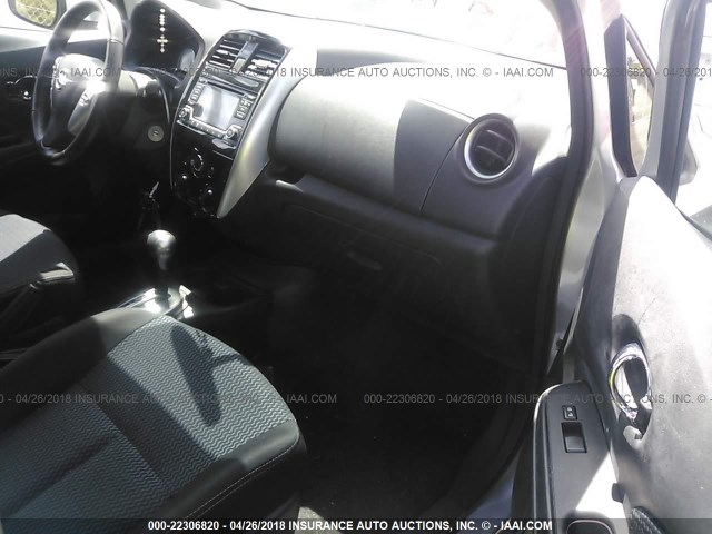 3N1CE2CP4GL397618 - 2016 NISSAN VERSA NOTE S/S PLUS/SV/SL/SR SILVER photo 5