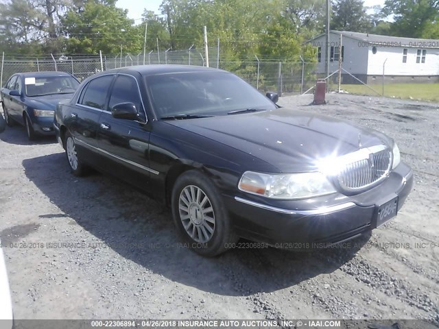 1LNHM81W93Y660564 - 2003 LINCOLN TOWN CAR EXECUTIVE BLACK photo 1