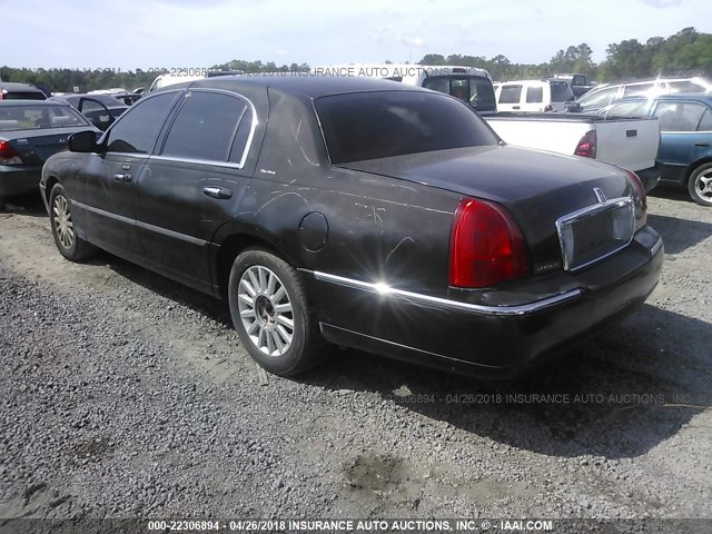 1LNHM81W93Y660564 - 2003 LINCOLN TOWN CAR EXECUTIVE BLACK photo 3