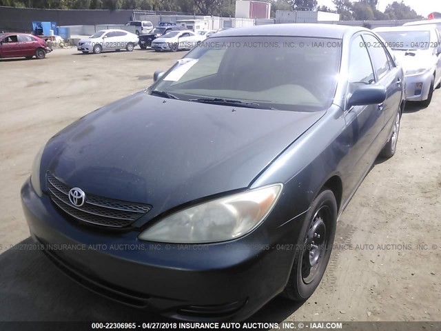 JTDBE32K720068681 - 2002 TOYOTA CAMRY LE/XLE/SE ლურჯი ფოტო 2