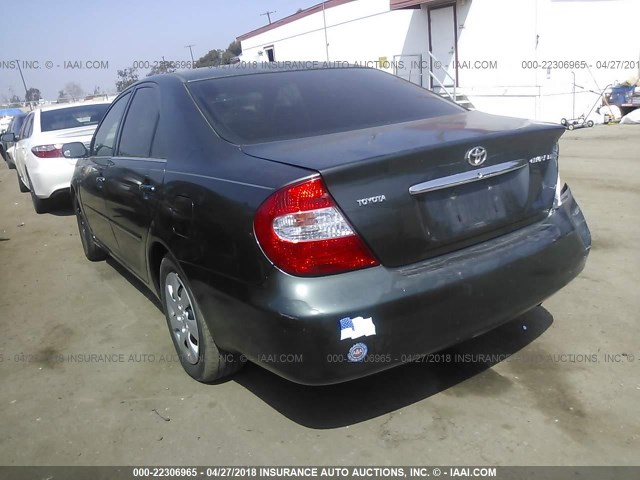 JTDBE32K720068681 - 2002 TOYOTA CAMRY LE/XLE/SE ლურჯი ფოტო 3