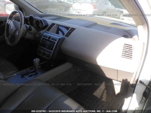 JN8AZ08W55W424124 - 2005 NISSAN MURANO SL/SE/S WHITE photo 5