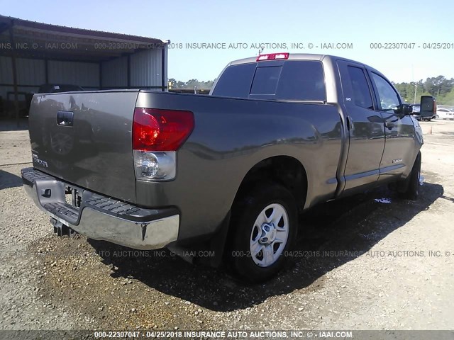 5TBRV541X8S474502 - 2008 TOYOTA TUNDRA DOUBLE CAB/DOUBLE CAB SR5 GRAY photo 4