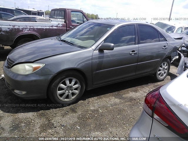 4T1BE30K04U857247 - 2004 TOYOTA CAMRY LE/XLE/SE ნაცრისფერი ფოტო 2