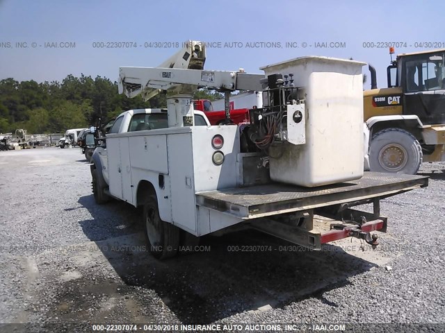 1FDAF56P46EC66651 - 2006 FORD F550 SUPER DUTY WHITE photo 3