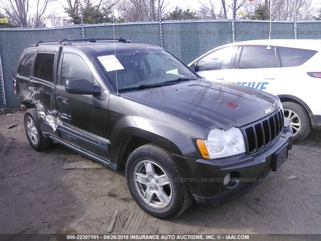 1J4GR48K65C630848 - 2005 JEEP GRAND CHEROKEE LAREDO/COLUMBIA/FREEDOM GRAY photo 1