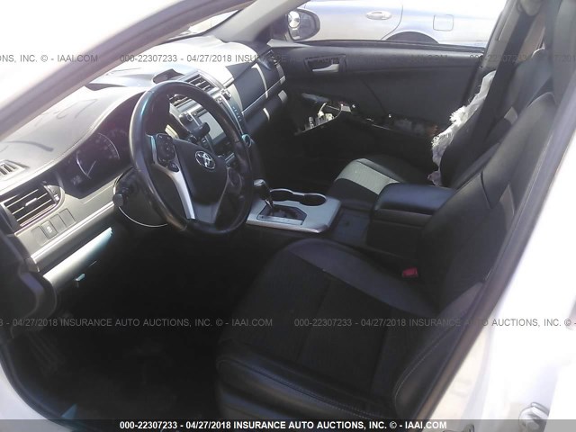 4T1BF1FK3DU707285 - 2013 TOYOTA CAMRY L/SE/LE/XLE 白色 照片 5