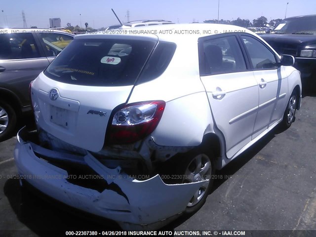 2T1KU4EE9AC304928 - 2010 TOYOTA COROLLA MATRIX  WHITE photo 4