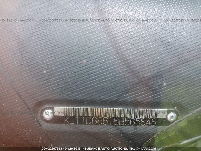 KL1TD66616B565846 - 2006 CHEVROLET AVEO LS ORANGE photo 9