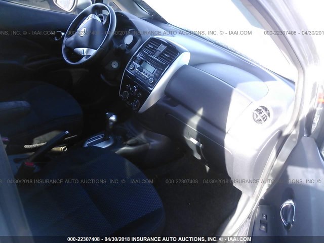 3N1CE2CP0FL402716 - 2015 NISSAN VERSA NOTE S/S PLUS/SV/SL/SR SILVER photo 5