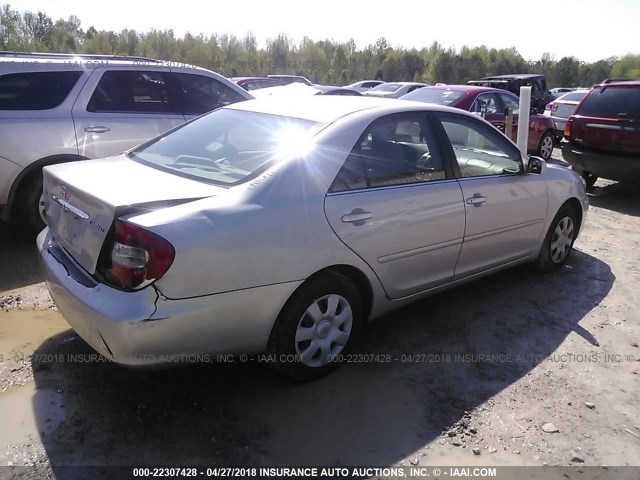 4T1BE32K34U355409 - 2004 TOYOTA CAMRY LE/XLE/SE 银色 照片 4