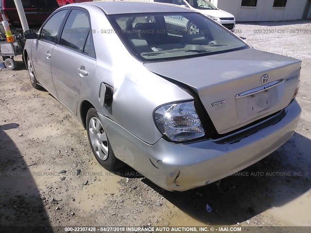 4T1BE32K34U355409 - 2004 TOYOTA CAMRY LE/XLE/SE 银色 照片 6