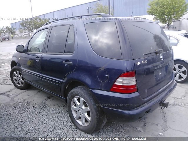 4JGAB72E21A221946 - 2001 MERCEDES-BENZ ML 430 蓝色 照片 3