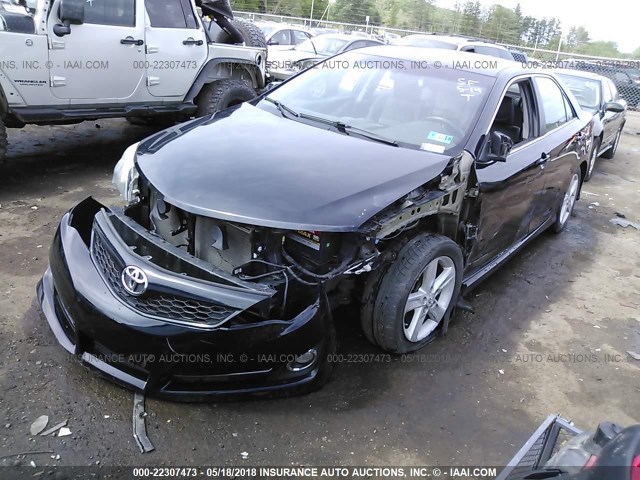 4T1BF1FK7CU069105 - 2012 TOYOTA CAMRY SE/LE/XLE BLACK photo 2