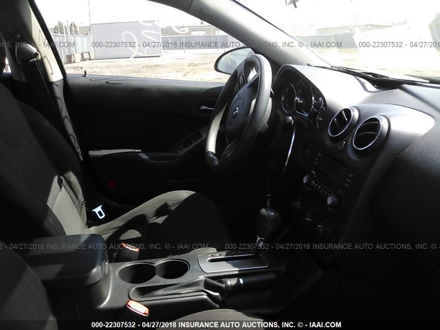 1G2ZG528754120790 - 2005 PONTIAC G6 SILVER photo 5