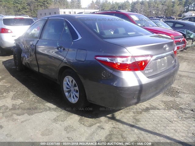 4T4BF1FK4GR536346 - 2016 TOYOTA CAMRY LE/XLE/SE/XSE GRAY photo 3