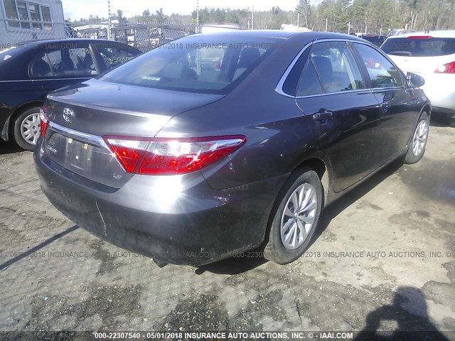 4T4BF1FK4GR536346 - 2016 TOYOTA CAMRY LE/XLE/SE/XSE GRAY photo 4