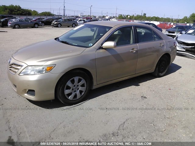 4T1BF3EK1BU134218 - 2011 TOYOTA CAMRY SE/LE/XLE GOLD photo 2