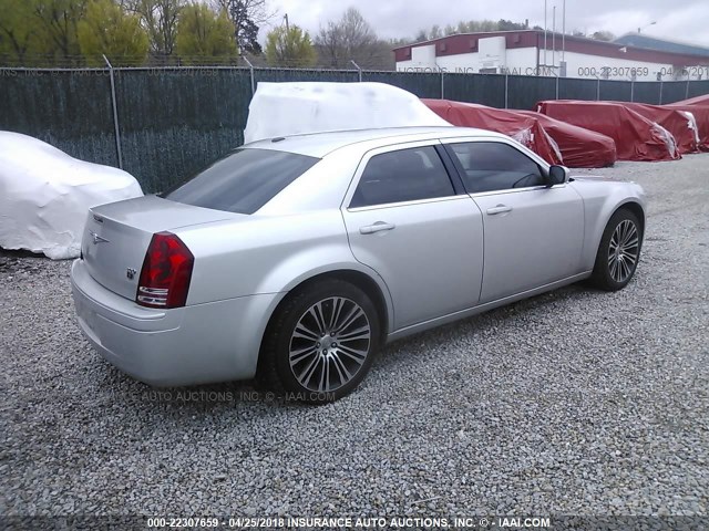 2C3CA2CV4AH262280 - 2010 CHRYSLER 300 S SILVER photo 4