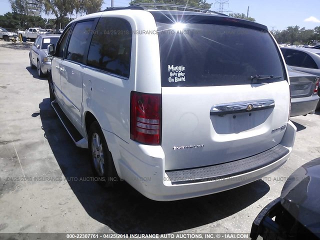 2A4RR5D11AR226756 - 2010 CHRYSLER TOWN & COUNTRY TOURING WHITE photo 3