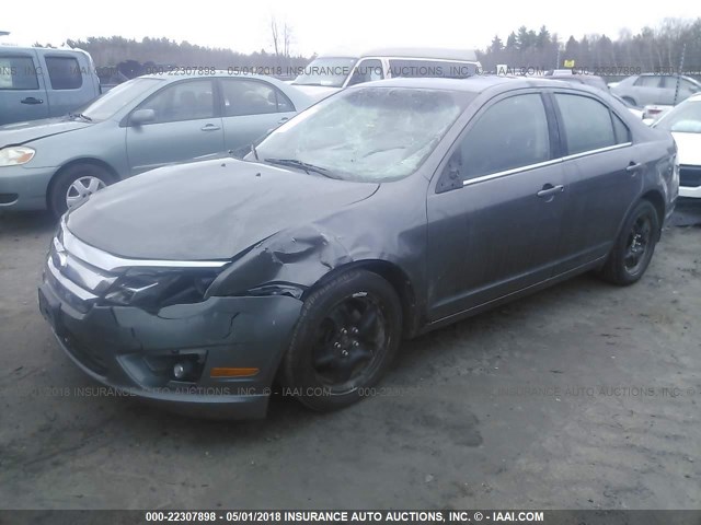 3FAHP0HA8BR277242 - 2011 FORD FUSION SE GRAY photo 2