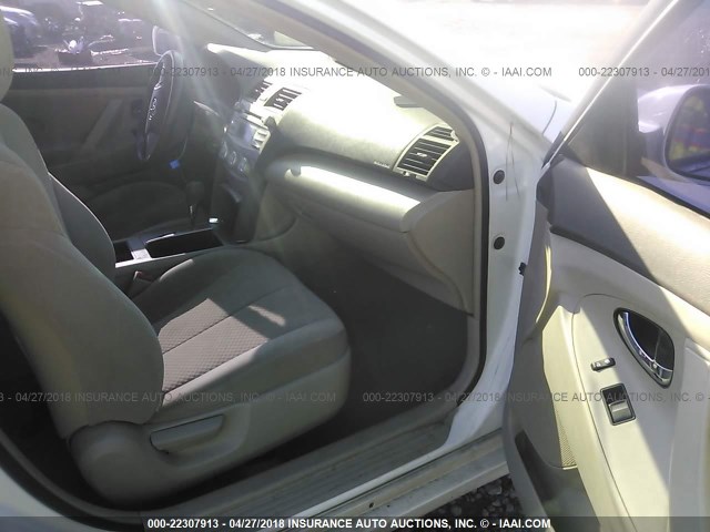 4T1BE46K69U836360 - 2009 TOYOTA CAMRY SE/LE/XLE WHITE photo 5