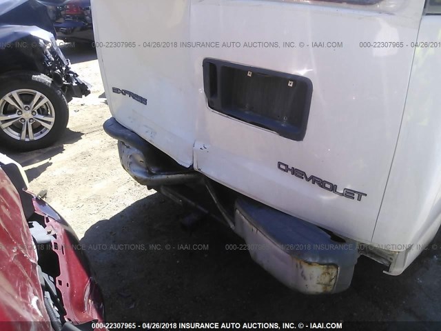 1GAHG39G111208182 - 2001 CHEVROLET EXPRESS G3500  WHITE photo 6