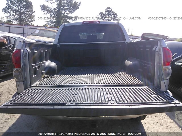 5TFDV541X8X074421 - 2008 TOYOTA TUNDRA CREWMAX/CREWMAX SR5 SILVER photo 8