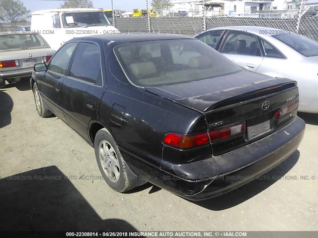 JT2BF28K0X0216099 - 1999 TOYOTA CAMRY LE/XLE BLACK photo 3