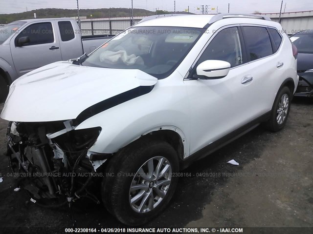 KNMAT2MT3HP524404 - 2017 NISSAN ROGUE S/SV WHITE photo 2