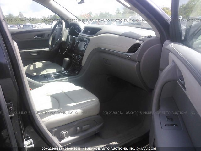 1GNKRHKDXFJ272577 - 2015 CHEVROLET TRAVERSE LT BLACK photo 5