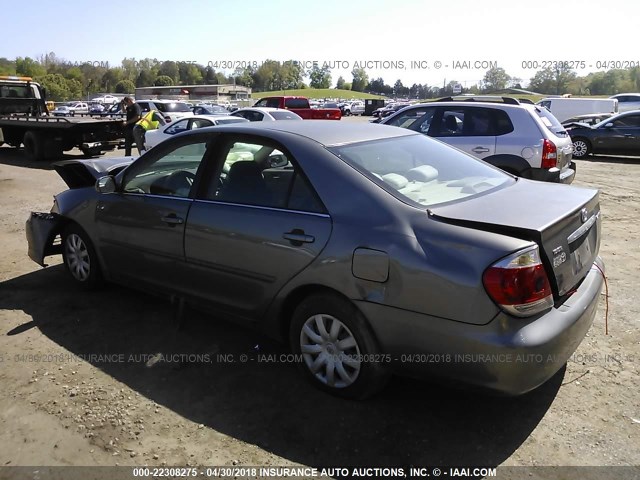 4T1BE32K95U517318 - 2005 TOYOTA CAMRY LE/XLE/SE ნაცრისფერი ფოტო 3