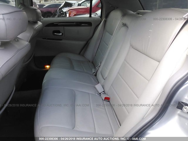 1LNHM81W31Y659357 - 2001 LINCOLN TOWN CAR EXECUTIVE SILVER photo 8