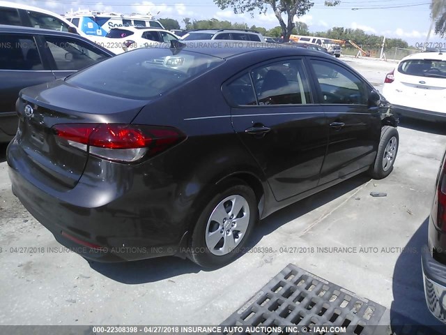 3KPFK4A76HE083976 - 2017 KIA FORTE LX BROWN photo 4