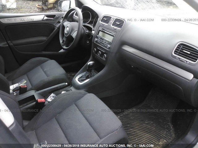 WVWDB7AJ7BW257992 - 2011 VOLKSWAGEN GOLF WHITE photo 5