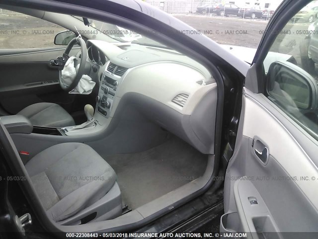 1G1ZB5EB7A4105808 - 2010 CHEVROLET MALIBU LS 黑色 照片 5