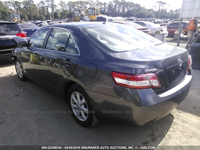 4T1BF3EK7BU654181 - 2011 TOYOTA CAMRY SE/LE/XLE 灰色 照片 3