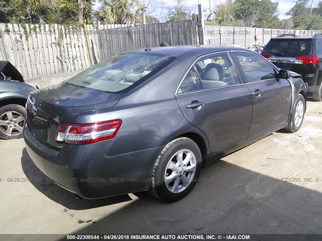 4T1BF3EK7BU654181 - 2011 TOYOTA CAMRY SE/LE/XLE 灰色 照片 4