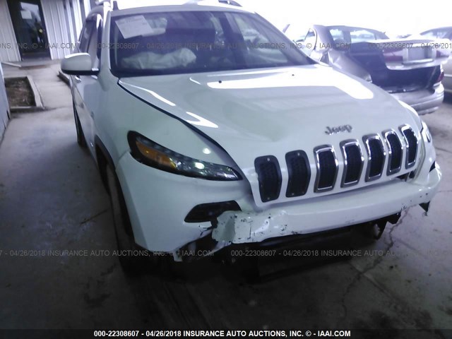 1C4PJLCB1GW229983 - 2016 JEEP CHEROKEE LATITUDE WHITE photo 6