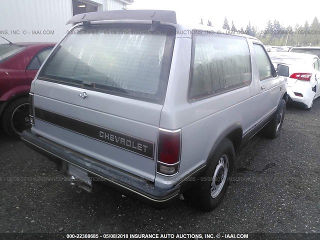 1G8CT18BXD0140427 - 1983 CHEVROLET BLAZER S10 SILVER photo 4