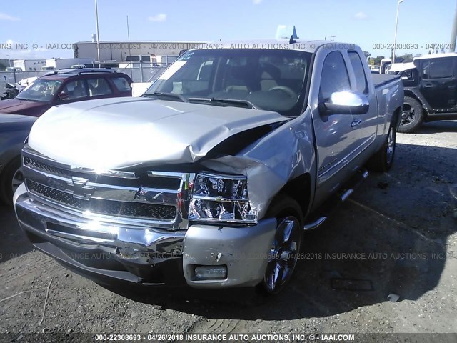 1GCSCSE04AZ115136 - 2010 CHEVROLET SILVERADO C1500 LT SILVER photo 2