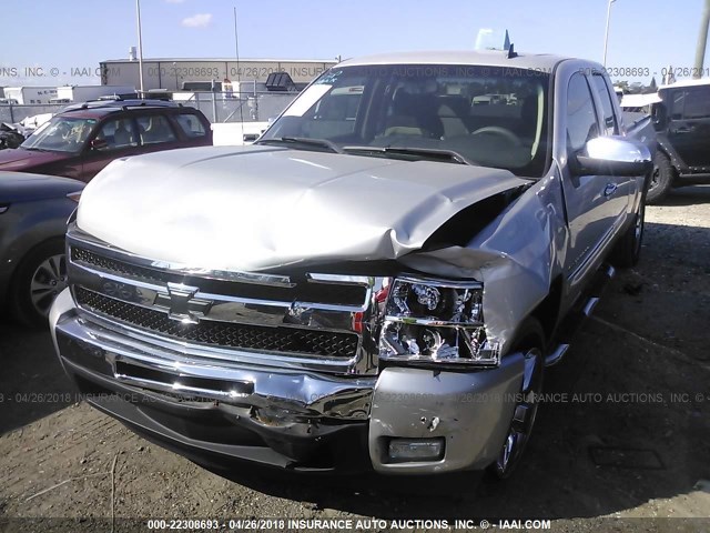 1GCSCSE04AZ115136 - 2010 CHEVROLET SILVERADO C1500 LT SILVER photo 6