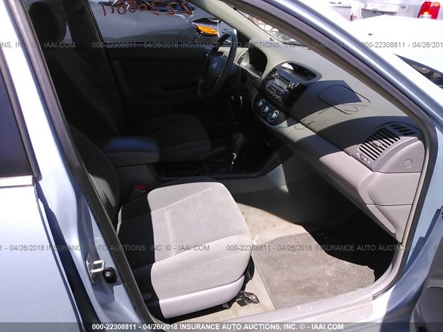 4T1BE32K85U501224 - 2005 TOYOTA CAMRY LE/XLE/SE Light Blue photo 5