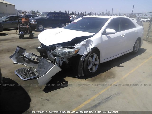4T1BF1FK3DU240708 - 2013 TOYOTA CAMRY L/SE/LE/XLE 白色 照片 2